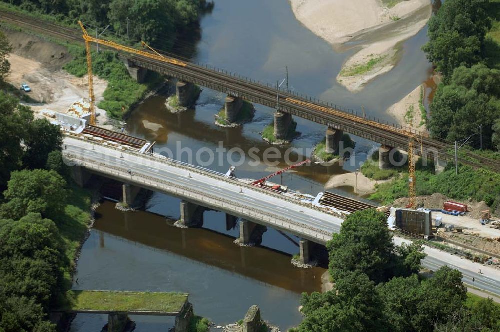 Aerial image Dessau - Blick auf verschiedene Brückenbauwerke an der Baustelle zum Ausbau der B184 zwischen Dessau und Roßlau in Sachsen-Anhalt. Die B184 wird aufgrund des gestiegenen Verkehrsaufkommens 4-streifig über den Verlauf der Elbe hinweg ausgebaut.Bauherr ist der Landesbetrieb Bau Sachsen-Anhalt, die Projektleitung liegt bei SCHÜßLER-PLAN Berlin.