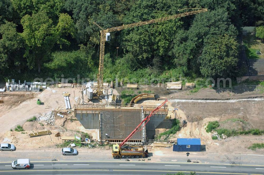 Dessau from the bird's eye view: Blick auf verschiedene Brückenbauwerke an der Baustelle zum Ausbau der B184 zwischen Dessau und Roßlau in Sachsen-Anhalt. Die B184 wird aufgrund des gestiegenen Verkehrsaufkommens 4-streifig über den Verlauf der Elbe hinweg ausgebaut.Bauherr ist der Landesbetrieb Bau Sachsen-Anhalt, die Projektleitung liegt bei SCHÜßLER-PLAN Berlin.