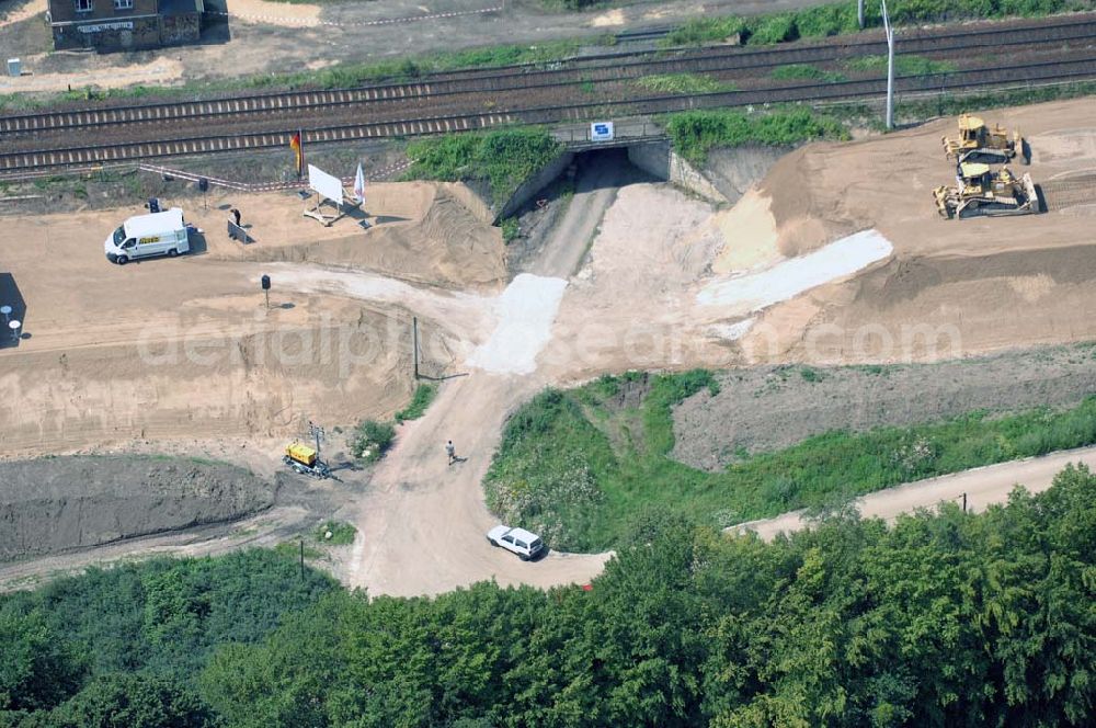 Aerial photograph Dessau - Blick auf verschiedene Brückenbauwerke an der Baustelle zum Ausbau der B184 zwischen Dessau und Roßlau in Sachsen-Anhalt. Die B184 wird aufgrund des gestiegenen Verkehrsaufkommens 4-streifig über den Verlauf der Elbe hinweg ausgebaut.Bauherr ist der Landesbetrieb Bau Sachsen-Anhalt, die Projektleitung liegt bei SCHÜßLER-PLAN Berlin.