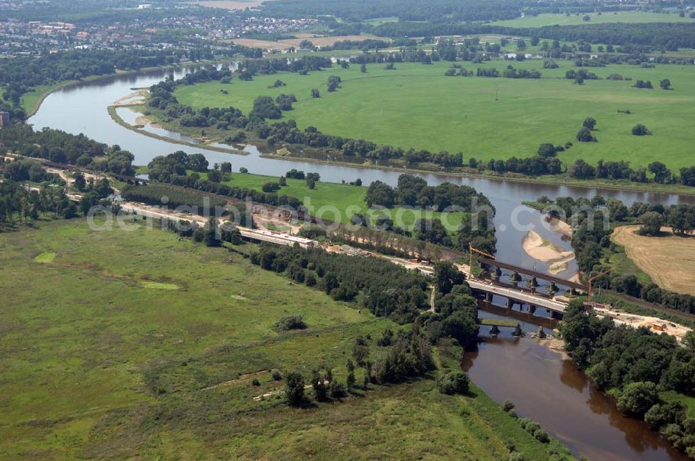 Dessau from the bird's eye view: Blick auf verschiedene Brückenbauwerke an der Baustelle zum Ausbau der B184 zwischen Dessau und Roßlau in Sachsen-Anhalt. Die B184 wird aufgrund des gestiegenen Verkehrsaufkommens 4-streifig über den Verlauf der Elbe hinweg ausgebaut.Bauherr ist der Landesbetrieb Bau Sachsen-Anhalt, die Projektleitung liegt bei SCHÜßLER-PLAN Berlin.