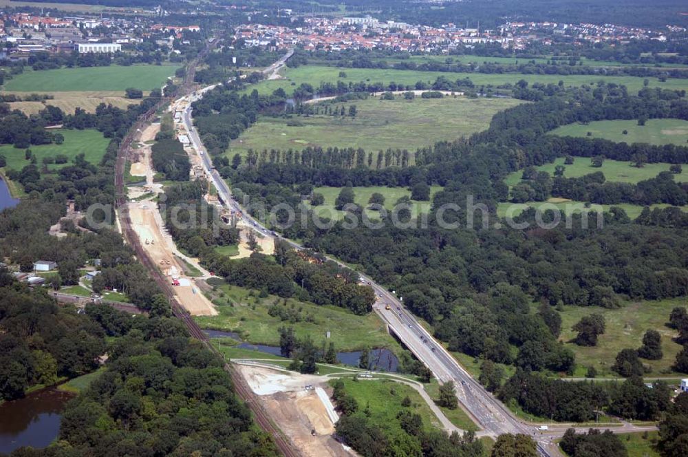 Dessau from the bird's eye view: Blick auf verschiedene Brückenbauwerke an der Baustelle zum Ausbau der B184 zwischen Dessau und Roßlau in Sachsen-Anhalt. Die B184 wird aufgrund des gestiegenen Verkehrsaufkommens 4-streifig über den Verlauf der Elbe hinweg ausgebaut.Bauherr ist der Landesbetrieb Bau Sachsen-Anhalt, die Projektleitung liegt bei SCHÜßLER-PLAN Berlin.