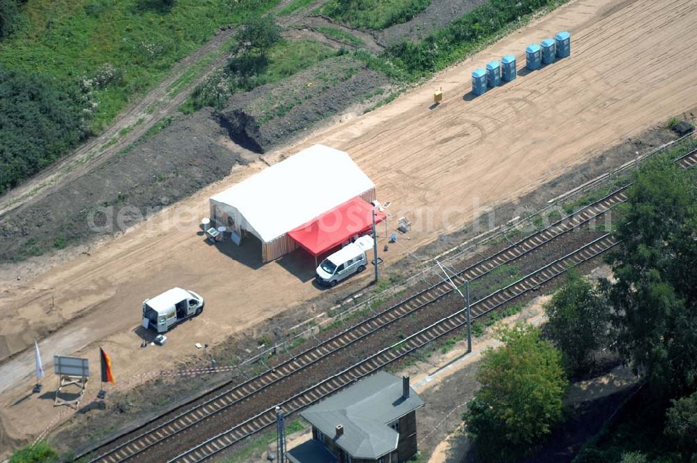 Aerial image Dessau - Blick auf verschiedene Brückenbauwerke an der Baustelle zum Ausbau der B184 zwischen Dessau und Roßlau in Sachsen-Anhalt. Die B184 wird aufgrund des gestiegenen Verkehrsaufkommens 4-streifig über den Verlauf der Elbe hinweg ausgebaut.Bauherr ist der Landesbetrieb Bau Sachsen-Anhalt, die Projektleitung liegt bei SCHÜßLER-PLAN Berlin.