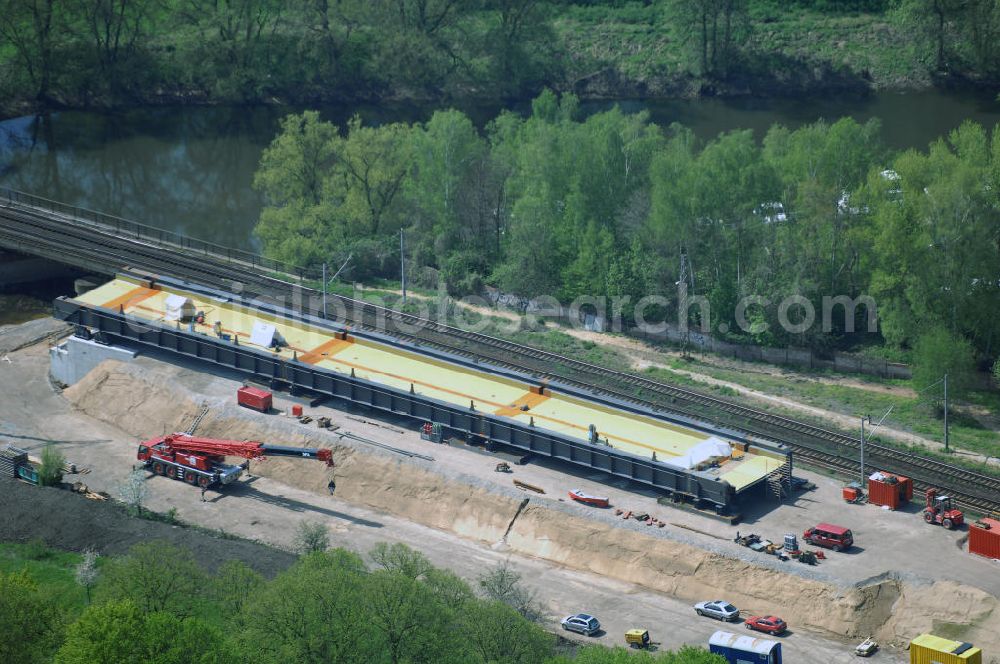 Roßlau from above - Blick auf verschiedene Brückenbauwerke an der Baustelle zum Ausbau der B184 zwischen Dessau und Roßlau in Sachsen-Anhalt. Die B184 wird aufgrund des gestiegenen Verkehrsaufkommens 4-streifig über den Verlauf der Elbe hinweg ausgebaut.Bauherr ist der Landesbetrieb Bau Sachsen-Anhalt, die Projektleitung liegt bei SCHÜßLER-PLAN Berlin.