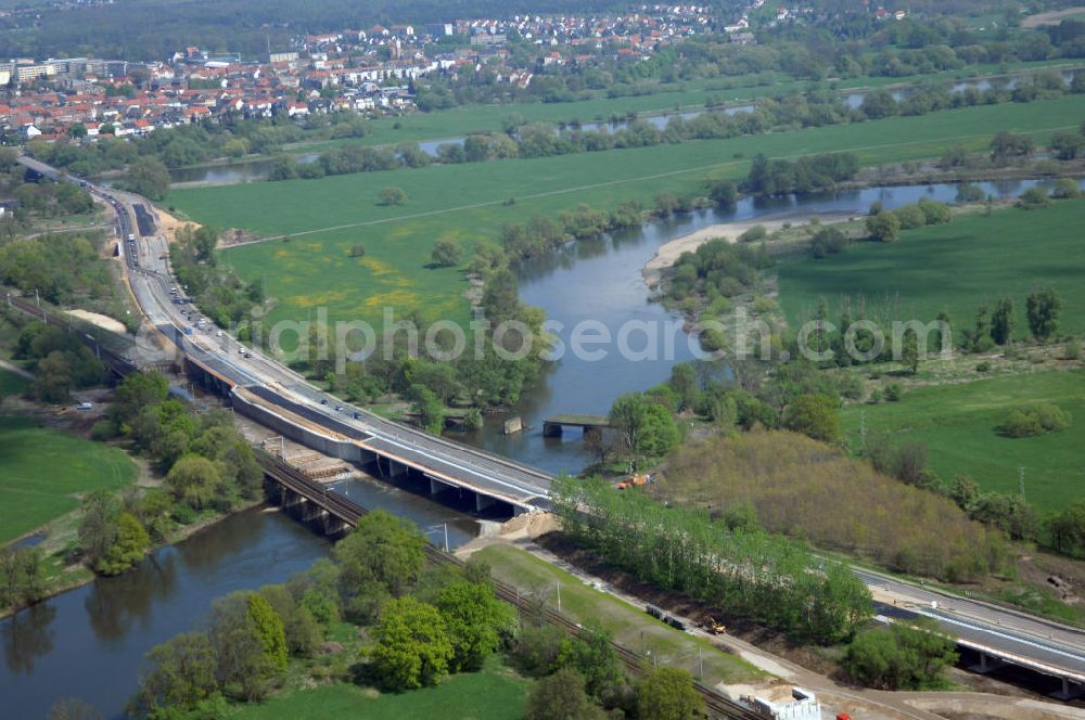 Roßlau from above - Blick auf verschiedene Brückenbauwerke an der Baustelle zum Ausbau der B184 zwischen Dessau und Roßlau in Sachsen-Anhalt. Die B184 wird aufgrund des gestiegenen Verkehrsaufkommens 4-streifig über den Verlauf der Elbe hinweg ausgebaut.Bauherr ist der Landesbetrieb Bau Sachsen-Anhalt, die Projektleitung liegt bei SCHÜßLER-PLAN Berlin.