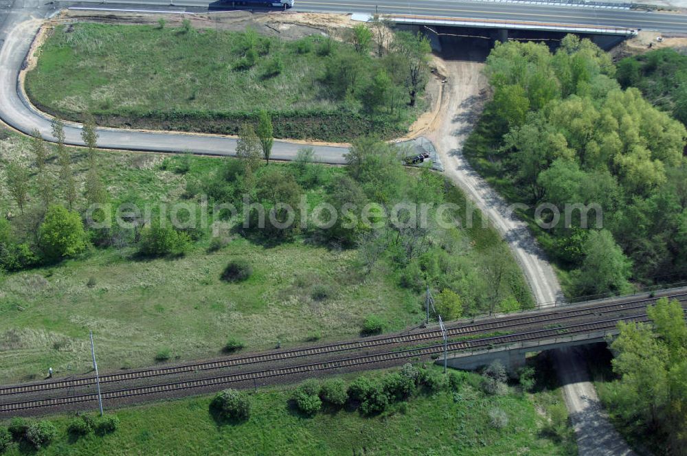 Roßlau from above - Blick auf verschiedene Brückenbauwerke an der Baustelle zum Ausbau der B184 zwischen Dessau und Roßlau in Sachsen-Anhalt. Die B184 wird aufgrund des gestiegenen Verkehrsaufkommens 4-streifig über den Verlauf der Elbe hinweg ausgebaut.Bauherr ist der Landesbetrieb Bau Sachsen-Anhalt, die Projektleitung liegt bei SCHÜßLER-PLAN Berlin.