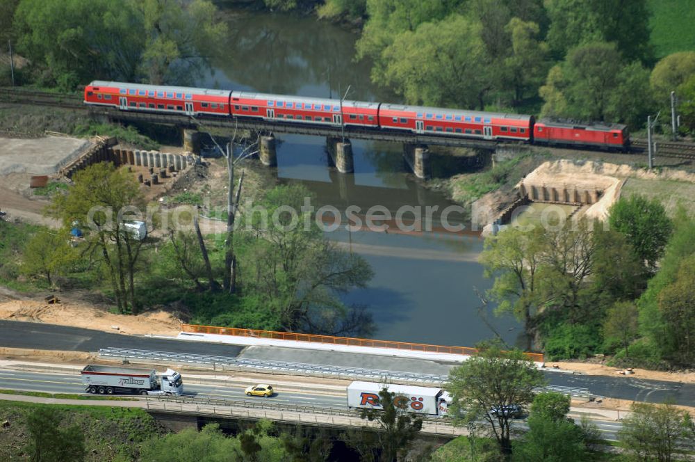 Aerial image Roßlau - Blick auf verschiedene Brückenbauwerke an der Baustelle zum Ausbau der B184 zwischen Dessau und Roßlau in Sachsen-Anhalt. Die B184 wird aufgrund des gestiegenen Verkehrsaufkommens 4-streifig über den Verlauf der Elbe hinweg ausgebaut.Bauherr ist der Landesbetrieb Bau Sachsen-Anhalt, die Projektleitung liegt bei SCHÜßLER-PLAN Berlin.