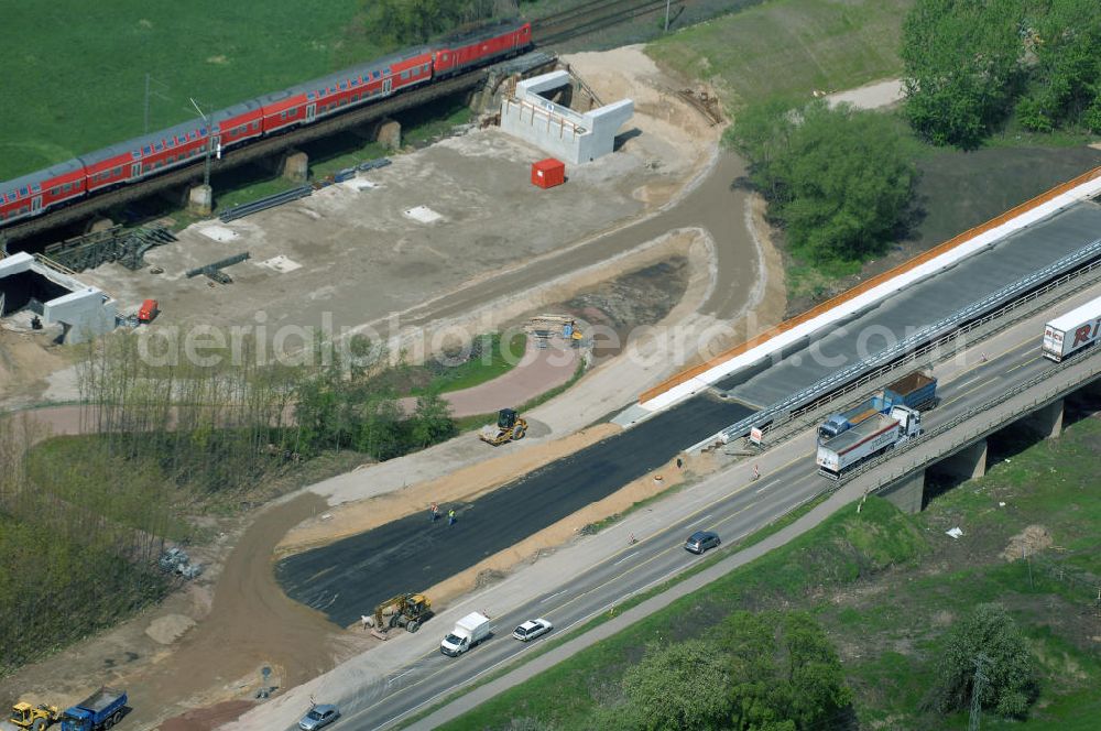 Roßlau from above - Blick auf verschiedene Brückenbauwerke an der Baustelle zum Ausbau der B184 zwischen Dessau und Roßlau in Sachsen-Anhalt. Die B184 wird aufgrund des gestiegenen Verkehrsaufkommens 4-streifig über den Verlauf der Elbe hinweg ausgebaut.Bauherr ist der Landesbetrieb Bau Sachsen-Anhalt, die Projektleitung liegt bei SCHÜßLER-PLAN Berlin.