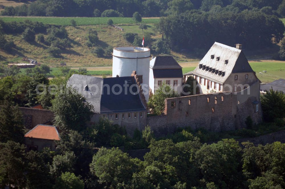 Aerial image Otzberg - Die Veste Otzberg wurde auf dem Gipfel des gleichnamigen Berges im Odenwald in 368 m ü. NN errichtet. Die Veste Otzberg dürfte Ende des 12., Anfang des 13. Jahrhunderts gebaut worden sein. Kontakt: Museum Otzberg, Burgweg 28, 64853 Otzberg-Hering, Tel. +49 (0)6162 71114, Homepage