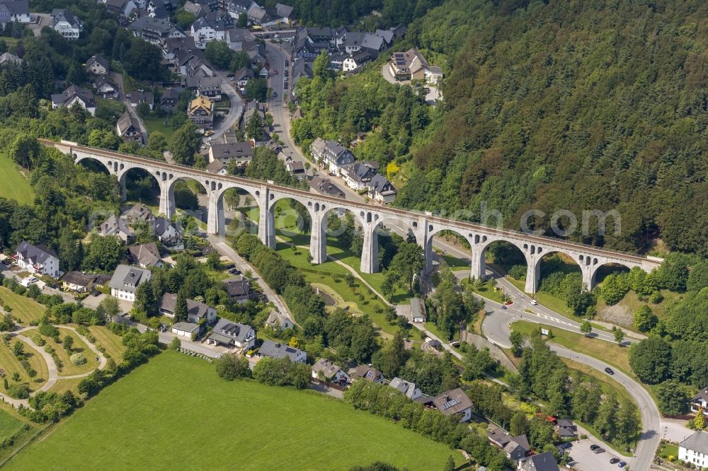 Aerial photograph Willingen - Viaduct of the Upland railway with golf course in Willingen in Hesse