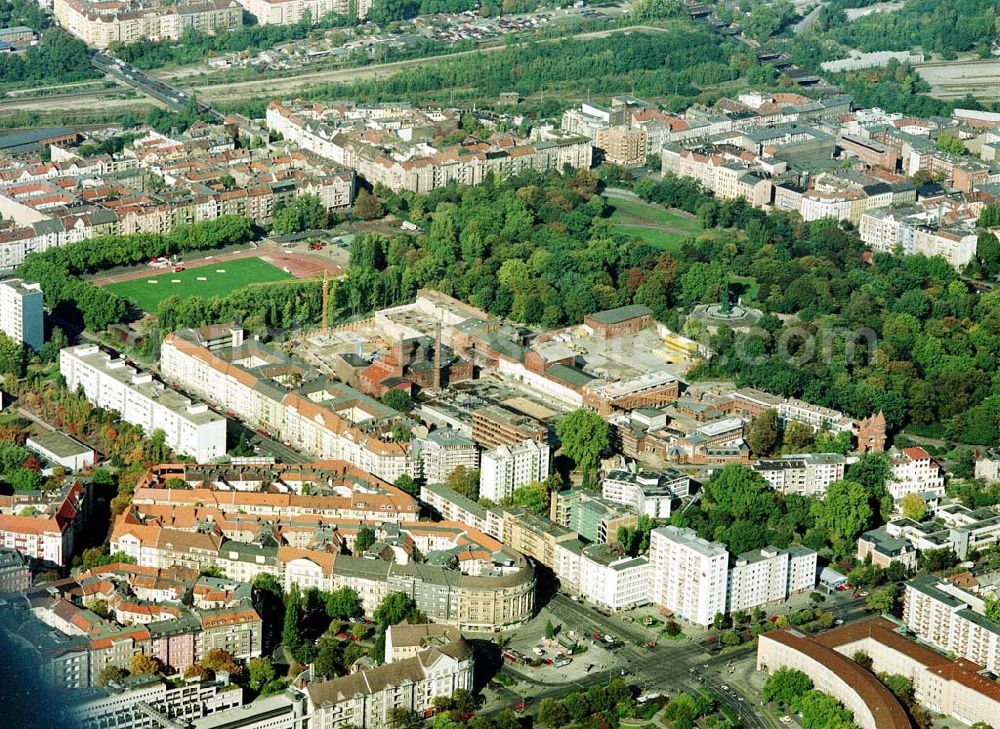 Berlin - Kreuzberg from above - Blick auf das Viktoria Quartier in Berlin-Kreuberg. Wohn- und Geschäftshausbau an der Methfesselstraße (ehem. Schultheiß-Brauerei) am Kreuzberg in Berlin-Kreuzberg. Investor: Baywobau Berlin Methfesselstr. 42, 10965 Berlin tel.:030- 39 88 17 15,