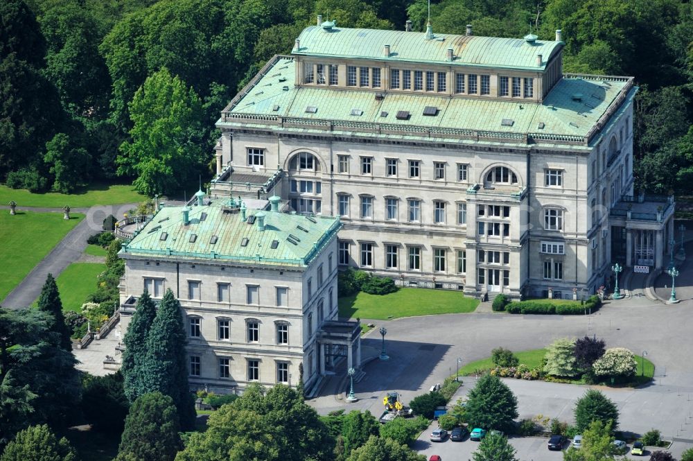 Aerial image Essen - View of the Villa Hugel in the district of Essen Bredeney. It was built in 1873 by Alfred Krupp and is the former residence of the family Krupp