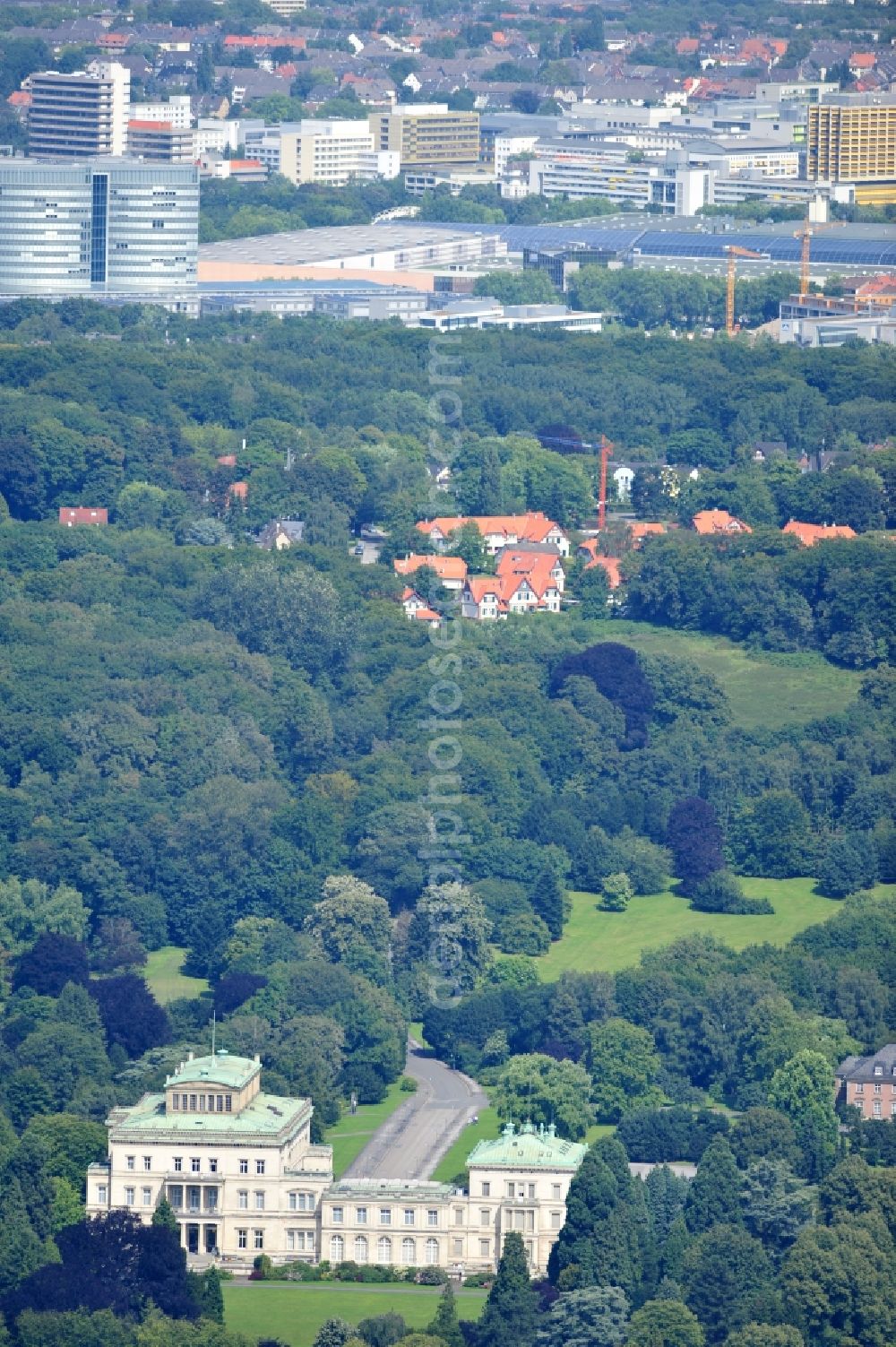 Aerial photograph Essen - View of the Villa Hugel in the district of Essen Bredeney. It was built in 1873 by Alfred Krupp and is the former residence of the family Krupp