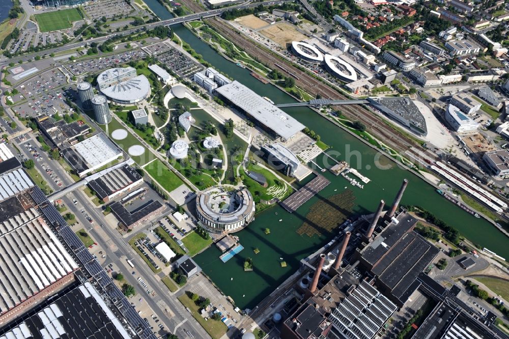 Aerial photograph Wolfsburg - View of the Volkswagen plant in Wolfsburg. The Volkswagen plant in Wolfsburg is, with its production facilities, the parent company of Volkswagen AG. It was built from the late 1930s, portions of the work are now protected as an industrial monument