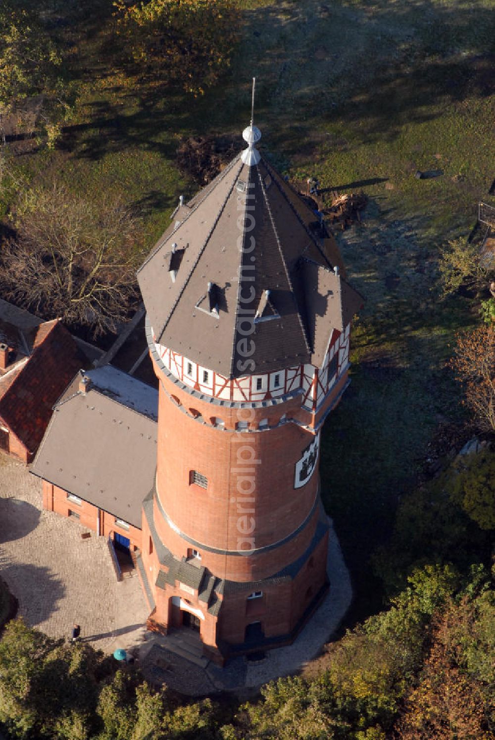 Aerial photograph Burg - Blick auf den Wasserturm (erbaut 1902) in Burg bei Magdeburg.