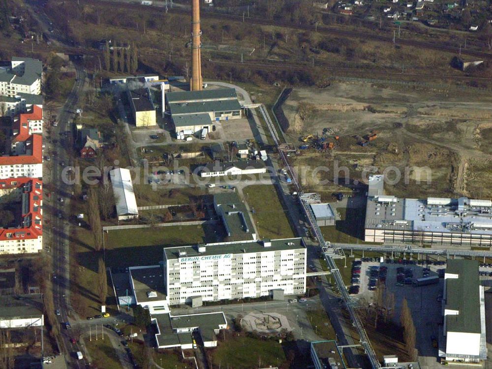 Aerial image Berlin - 07.02.2005 Blick auf das Werksgelände der Berlin Chemie AG. Vorstandsvorsitzender: Dr. Reinhard Uppenkamp, Projektmanagement: Beate Schott email: bschott@berlin-chemie.de, Sitz der Gesellschaft: Glienicker Weg 125 – 127 12489 Berlin, fon: (+49) 030-6707-0 ,fax: (+49)030-6707-2120, email: info@berlin-chemie.de