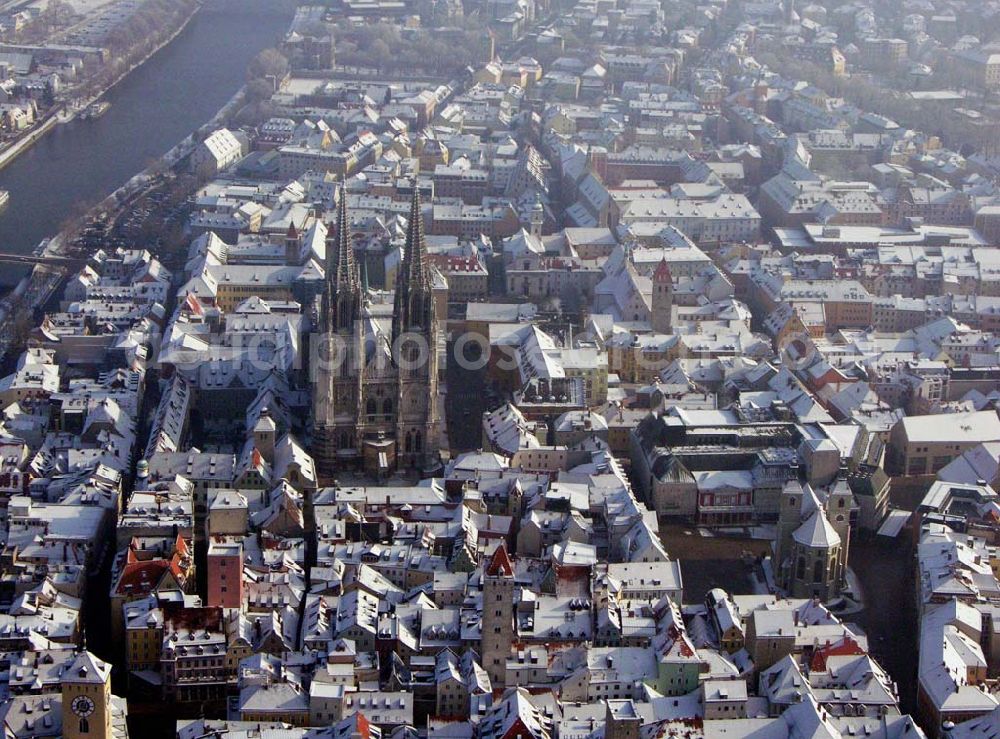 Aerial image Regensburg / Bayern - 15.01.2006: Stadtansicht vom winterlichen Regensburg Presse- und Informationsstelle: D 93019 Regensburg; Tel. +49 (0)941 507-0; Fax +49 (0)941 507-4108; Mail: pr_stadt@regensburg.de; Achim Walder: