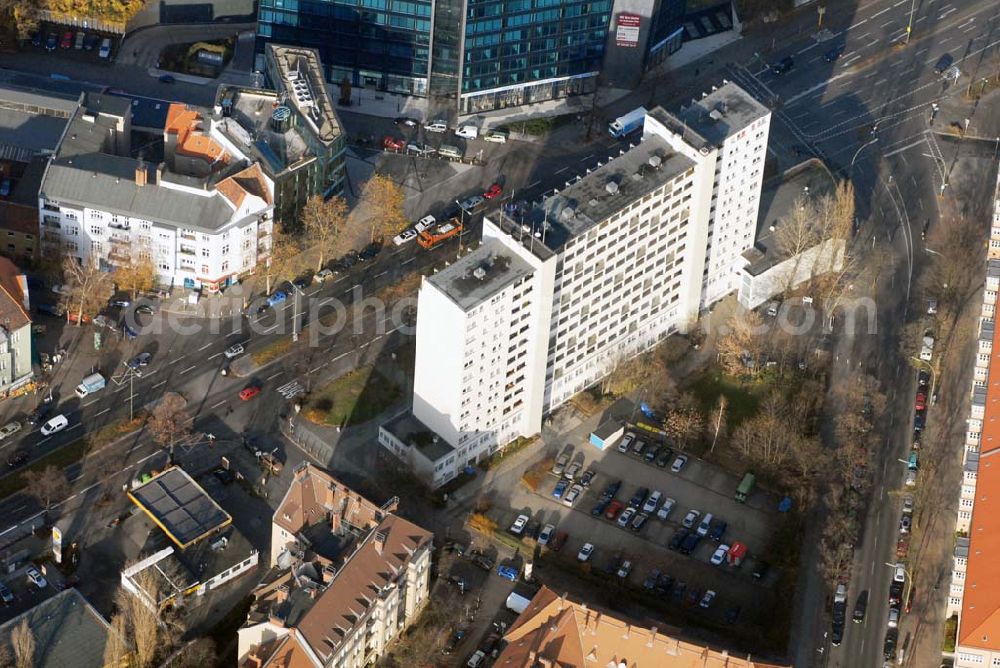 Aerial image Berlin - Seglitz - Blick auf das Wohn- und Geschäftshaus an der Hauptstrasse 92 in 12159 Berlin, Sitz der Firma Dietmar Nippgen Bootsbeschläge und Zubehör (Inh. Ralf Selbmann).