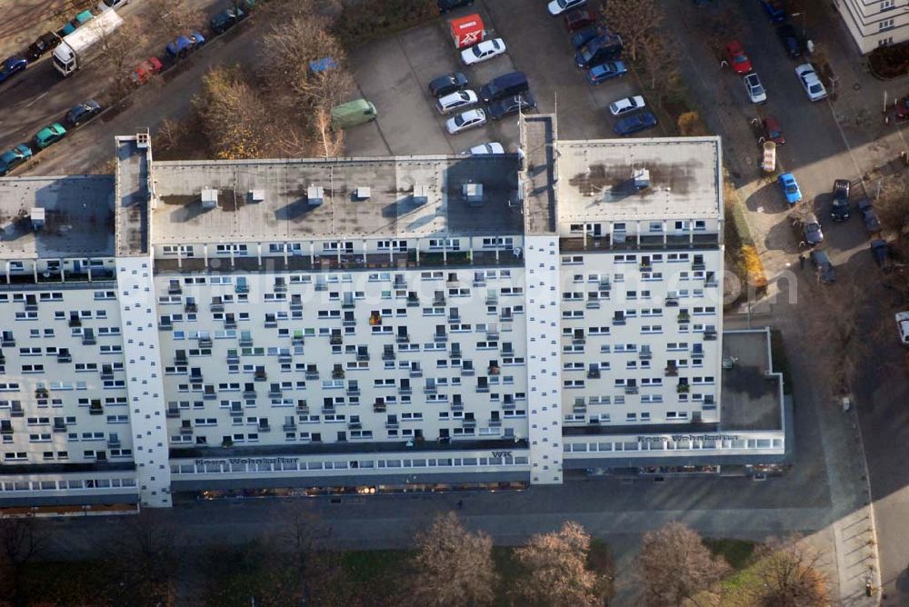 Aerial image Berlin - Seglitz - Blick auf das Wohn- und Geschäftshaus an der Hauptstrasse 92 in 12159 Berlin, Sitz der Firma Dietmar Nippgen Bootsbeschläge und Zubehör (Inh. Ralf Selbmann).