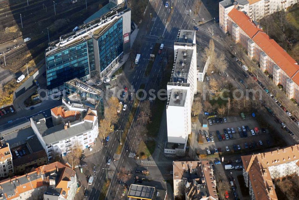 Aerial photograph Berlin - Steglitz - Blick auf das Wohn- und Geschäftshaus an der Hauptstrasse 92 in 12159 Berlin, Sitz der Firma Dietmar Nippgen Bootsbeschläge und Zubehör (Inh. Ralf Selbmann).