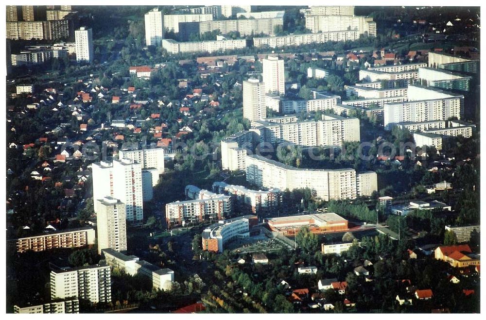 Berlin - Marzahn from the bird's eye view: Blick auf das Wohngebiet am Dorf Marzahn.