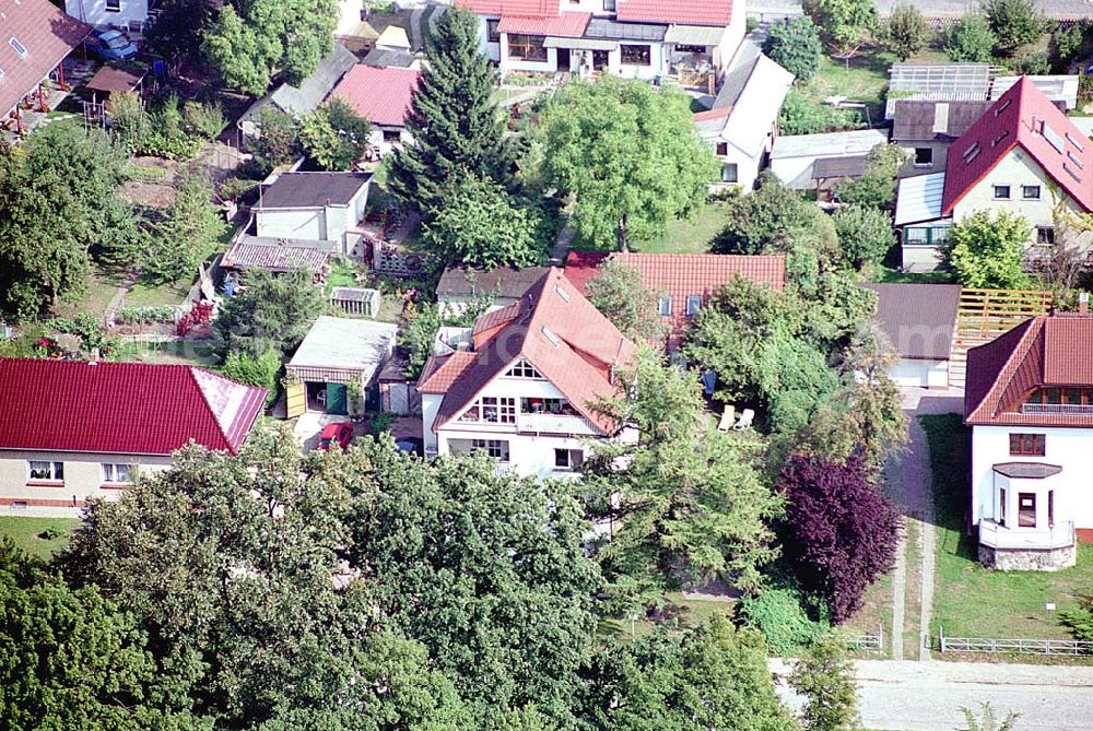 Mirow / Mecklenburg Vorpommern from the bird's eye view: Blick auf ein Wohngebiet in Mirow / Mecklenburg Vorpommern 16.09.03