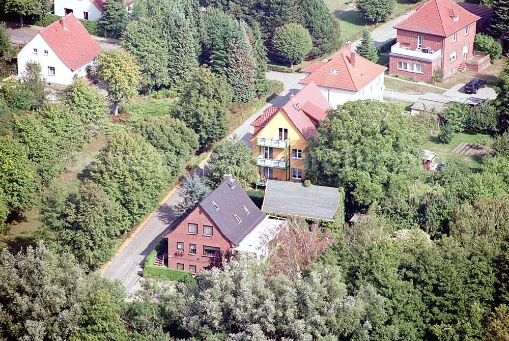 Aerial photograph Mirow / Mecklenburg Vorpommern - Blick auf ein Wohngebiet in Mirow / Mecklenburg Vorpommern 16.09.03