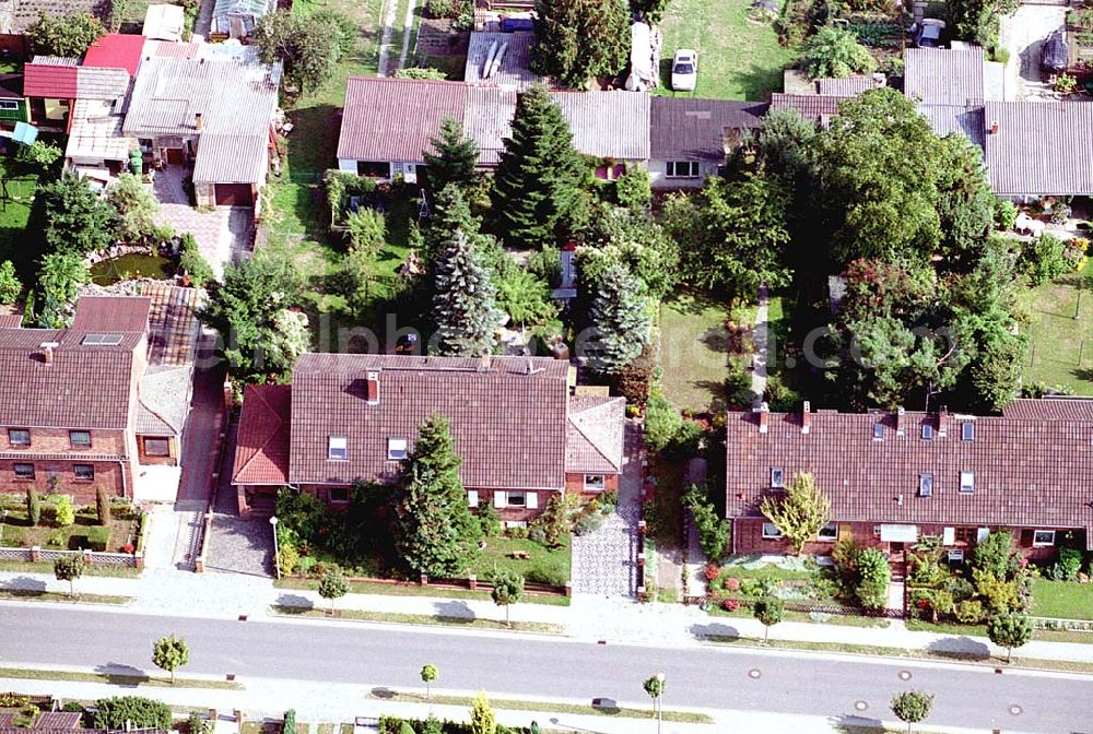 Aerial photograph Mirow / Mecklenburg Vorpommern - Blick auf ein Wohngebiet in Mirow / Mecklenburg Vorpommern 16.09.03