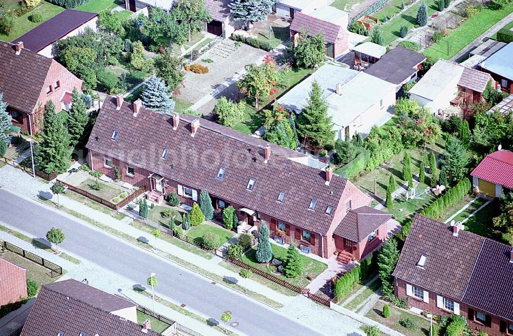 Aerial photograph Mirow / Mecklenburg Vorpommern - Blick auf ein Wohngebiet in Mirow / Mecklenburg Vorpommern 16.09.03