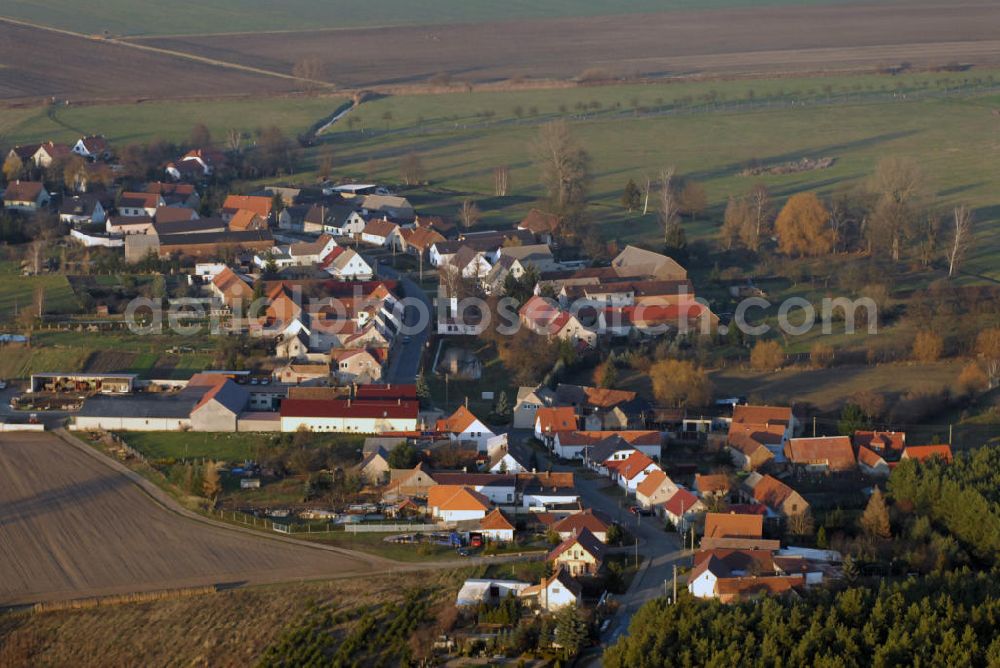 Aerial image Polzen - Blick auf das Wohngebiet in Polzen bei Kremitzaue. Das zugehörige Amt befindet sich in Schlieben.