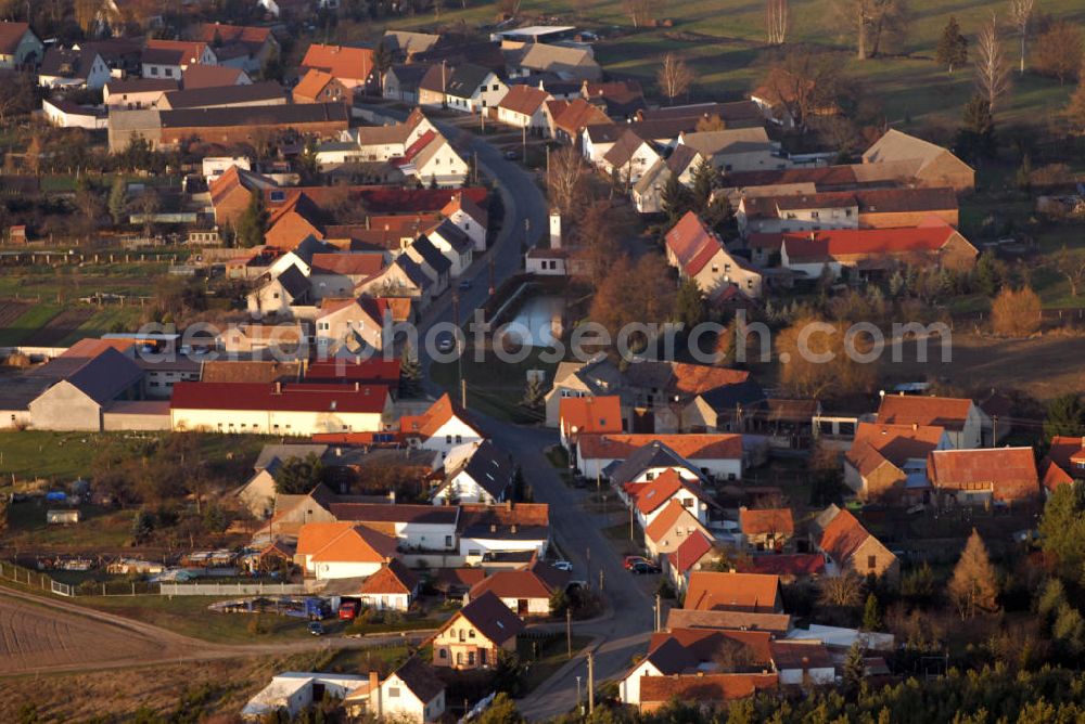 Aerial photograph Polzen - Blick auf das Wohngebiet in Polzen bei Kremitzaue. Das zugehörige Amt befindet sich in Schlieben.