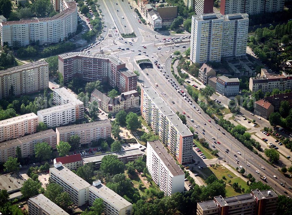 Berlin Lichtenberg from above - Wohnsiedlung der PRIMA Wohnbauten Privatisierungsmanagement GmbH Alt-Friedrichsfelde 44-48,