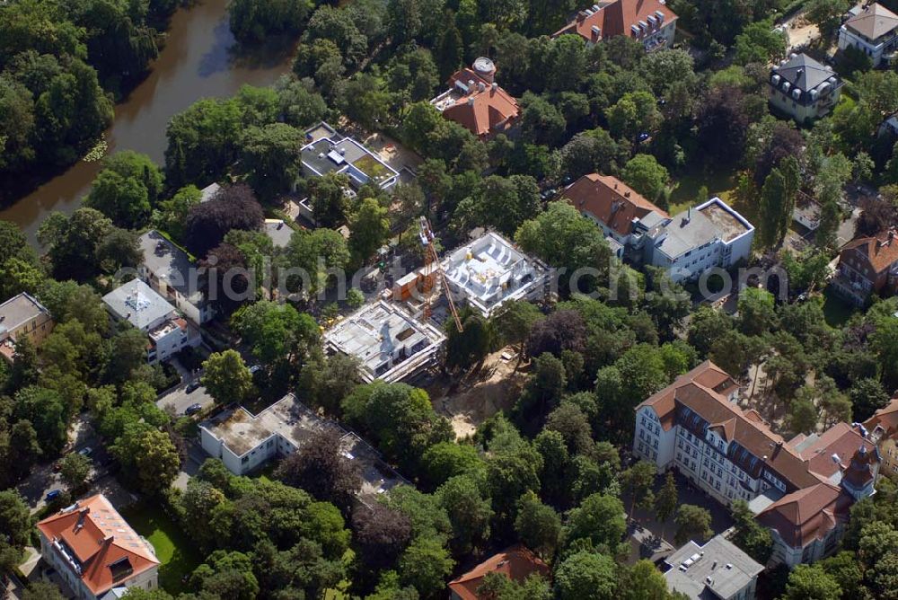 Aerial photograph Berlin - Blick auf das Wohnneubaubaufeld der PREMIER Wohnbau an der Delbrückstrasse in Berlin-Steglitz an der Hundekehle.