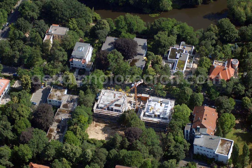 Berlin from above - Blick auf das Wohnneubaubaufeld der PREMIER Wohnbau an der Delbrückstrasse in Berlin-Steglitz an der Hundekehle.