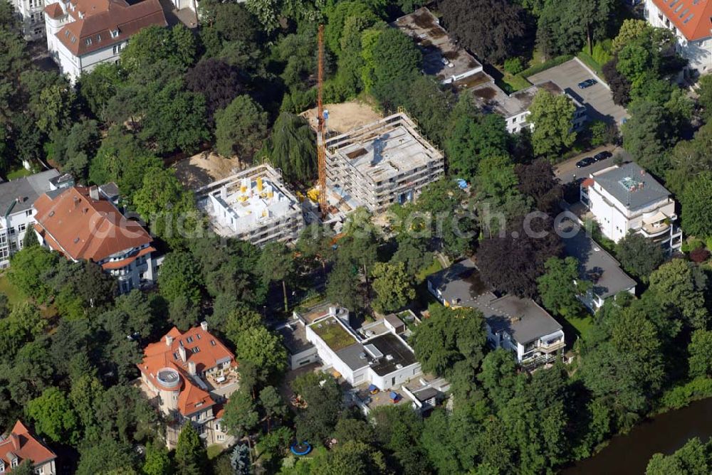 Berlin from the bird's eye view: Blick auf das Wohnneubaubaufeld der PREMIER Wohnbau an der Delbrückstrasse in Berlin-Steglitz an der Hundekehle.