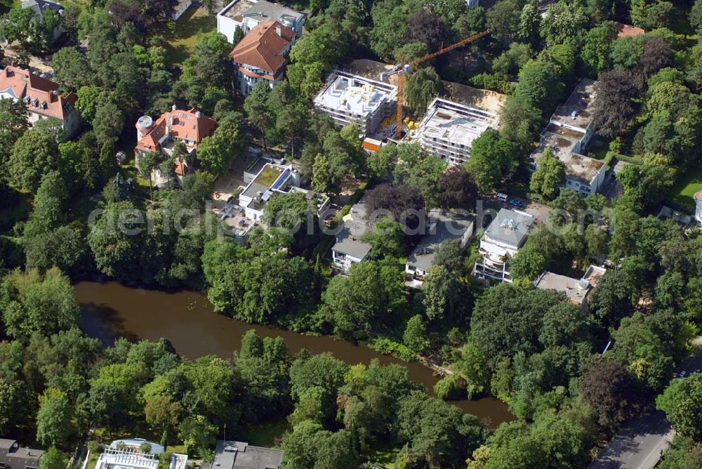 Berlin from the bird's eye view: Blick auf das Wohnneubaubaufeld der PREMIER Wohnbau an der Delbrückstrasse in Berlin-Steglitz an der Hundekehle.