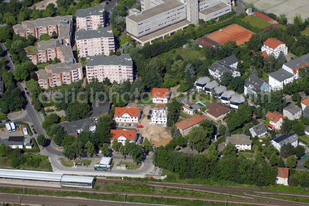 Aerial photograph Berlin - Blick auf das Wohnneubaubaufeld der PREMIER Wohnbau an der Fürstenstraße in Berlin-Lichterfelde