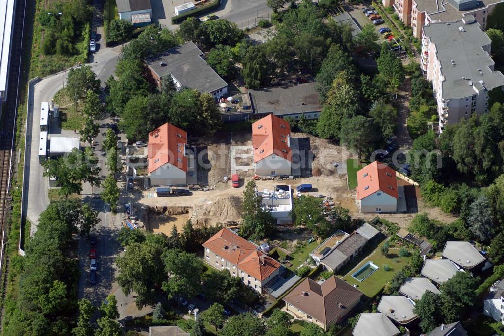 Aerial photograph Berlin - Blick auf das Wohnneubaubaufeld der PREMIER Wohnbau an der Fürstenstraße in Berlin-Lichterfelde