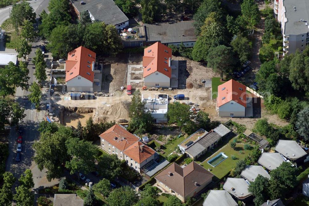 Berlin from above - Blick auf das Wohnneubaubaufeld der PREMIER Wohnbau an der Fürstenstraße in Berlin-Lichterfelde