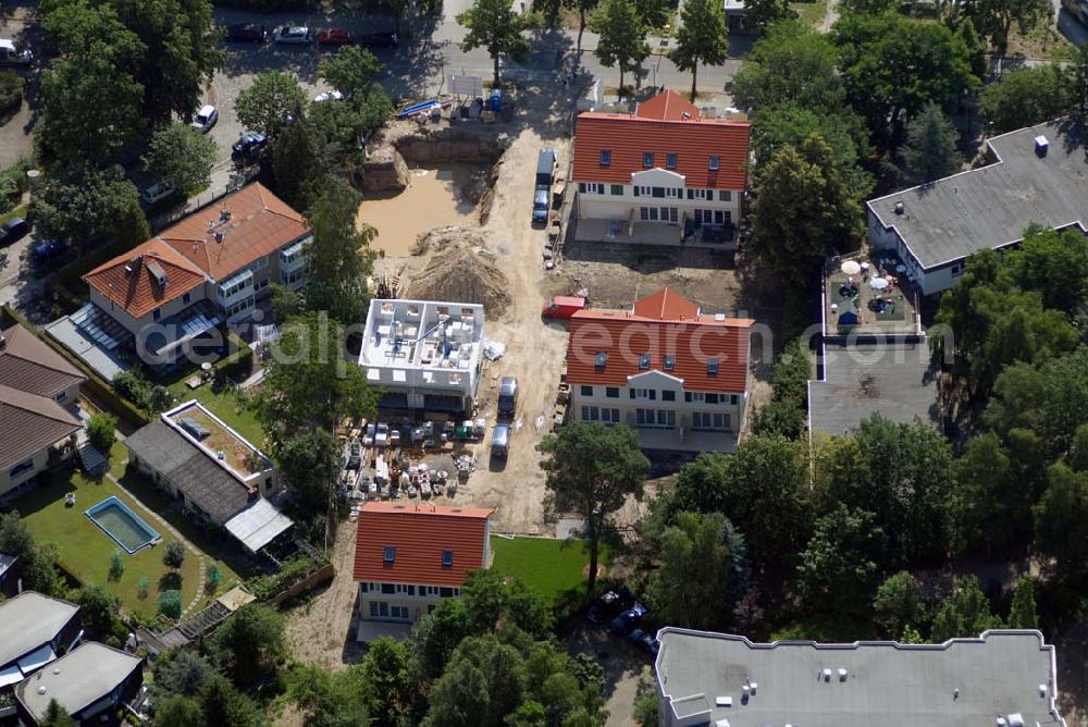 Aerial photograph Berlin - Blick auf das Wohnneubaubaufeld der PREMIER Wohnbau an der Fürstenstraße in Berlin-Lichterfelde