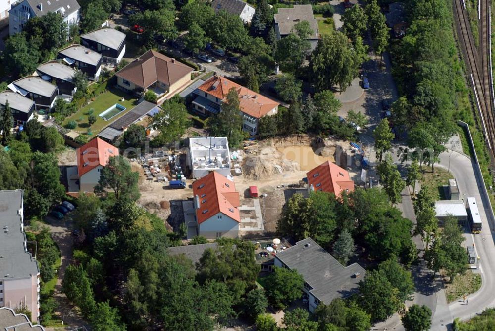 Aerial image Berlin - Blick auf das Wohnneubaubaufeld der PREMIER Wohnbau an der Fürstenstraße in Berlin-Lichterfelde