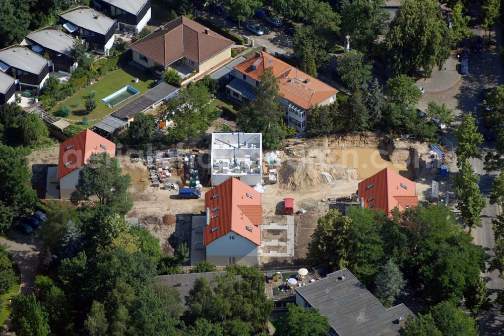 Aerial photograph Berlin - Blick auf das Wohnneubaubaufeld der PREMIER Wohnbau an der Fürstenstraße in Berlin-Lichterfelde