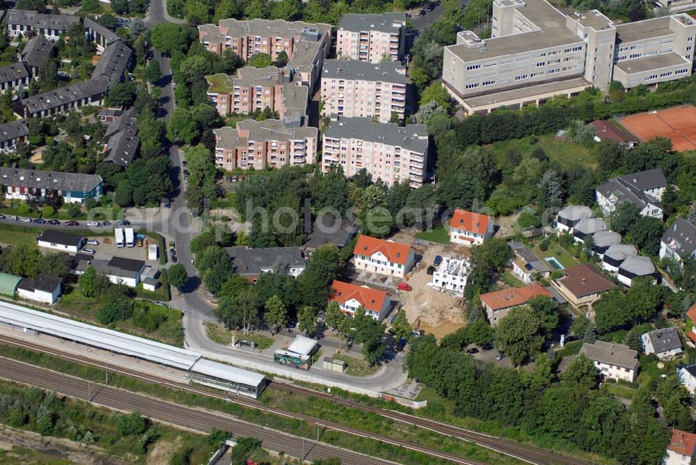 Berlin from above - Blick auf das Wohnneubaubaufeld der PREMIER Wohnbau an der Fürstenstraße in Berlin-Lichterfelde