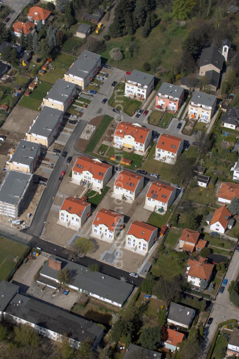 Berlin from the bird's eye view: Blick auf das Wohnneubaubaufeld der PREMIER Wohnbau am Werdohler Weg in 13570 Berlin Tegel