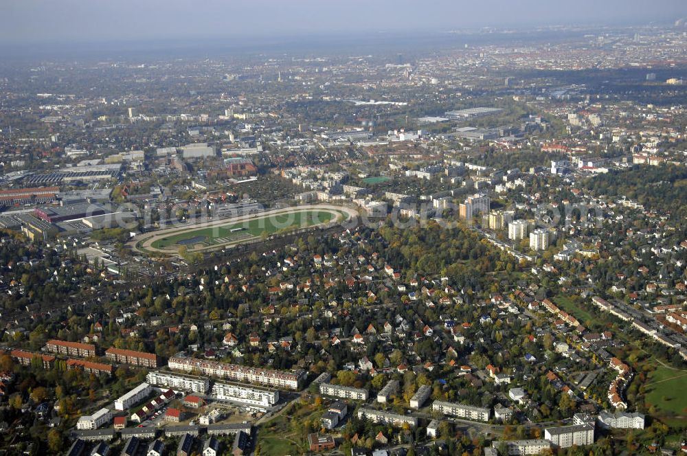 Aerial image Berlin - Blick auf das Wohnneubaugebiet der cds Wohnbau Berlin GmbH an der Tauernallee / Im Lesachtal, Wetzmannweg, Quarzweg in 12107 Berlin-Mariendorf. cds Wohnbau Berlin GmbH, Reinhardtstraße 8 in 10117 BERLIN. berlin@cds-wohnbau.de