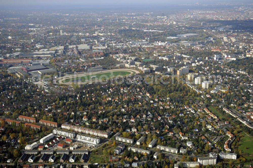 Aerial photograph Berlin - Blick auf das Wohnneubaugebiet der cds Wohnbau Berlin GmbH an der Tauernallee / Im Lesachtal, Wetzmannweg, Quarzweg in 12107 Berlin-Mariendorf. cds Wohnbau Berlin GmbH, Reinhardtstraße 8 in 10117 BERLIN. berlin@cds-wohnbau.de