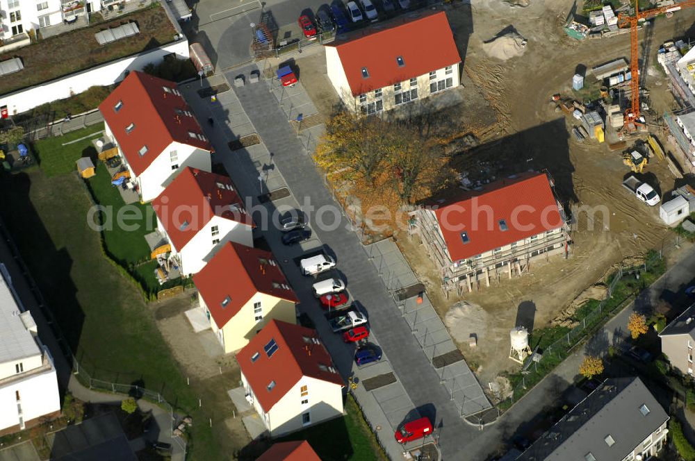 Aerial image Berlin - Blick auf das Wohnneubaugebiet der cds Wohnbau Berlin GmbH an der Tauernallee / Im Lesachtal, Wetzmannweg, Quarzweg in 12107 Berlin-Mariendorf. cds Wohnbau Berlin GmbH, Reinhardtstraße 8 in 10117 BERLIN. berlin@cds-wohnbau.de