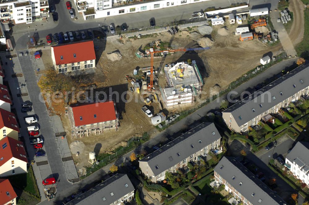 Aerial photograph Berlin - Blick auf das Wohnneubaugebiet der cds Wohnbau Berlin GmbH an der Tauernallee / Im Lesachtal, Wetzmannweg, Quarzweg in 12107 Berlin-Mariendorf. cds Wohnbau Berlin GmbH, Reinhardtstraße 8 in 10117 BERLIN. berlin@cds-wohnbau.de