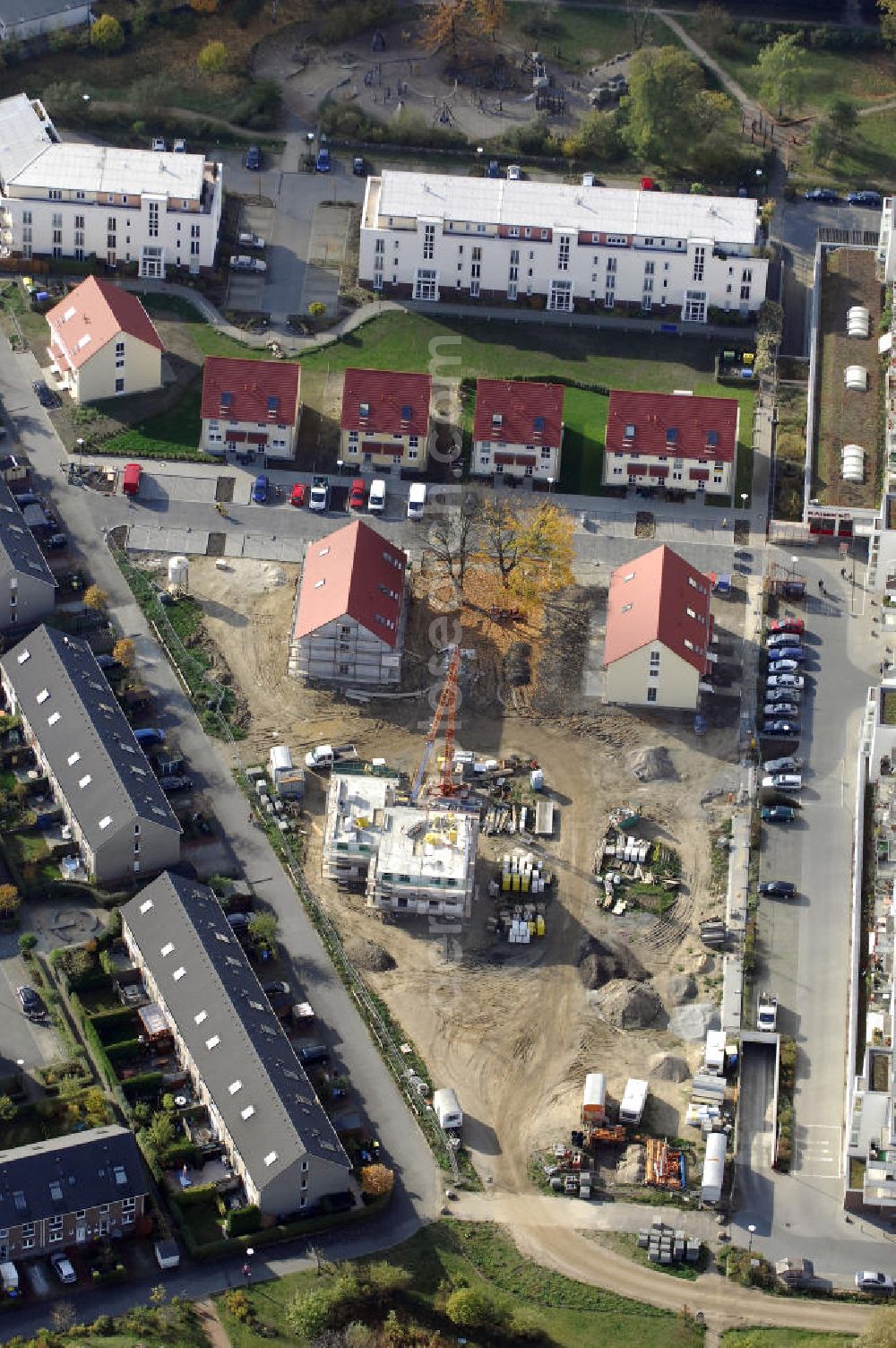 Aerial image Berlin - Blick auf das Wohnneubaugebiet der cds Wohnbau Berlin GmbH an der Tauernallee / Im Lesachtal, Wetzmannweg, Quarzweg in 12107 Berlin-Mariendorf. cds Wohnbau Berlin GmbH, Reinhardtstraße 8 in 10117 BERLIN. berlin@cds-wohnbau.de