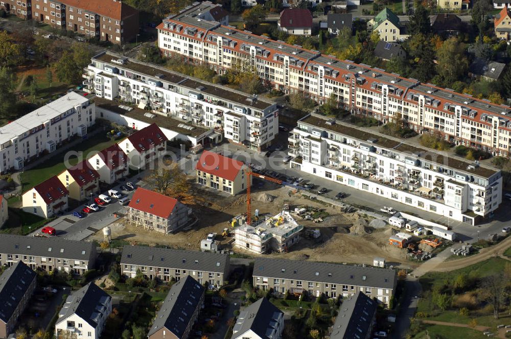 Berlin from above - Blick auf das Wohnneubaugebiet der cds Wohnbau Berlin GmbH an der Tauernallee / Im Lesachtal, Wetzmannweg, Quarzweg in 12107 Berlin-Mariendorf. cds Wohnbau Berlin GmbH, Reinhardtstraße 8 in 10117 BERLIN. berlin@cds-wohnbau.de