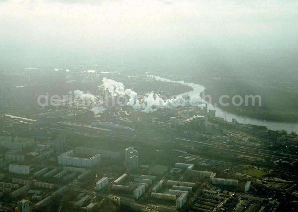 Berlin - Lichtenberg from above - Blick auf Wohnsiedlungen am Heizkraftwerk Lichtenberg in winterwetterlicher Stimmung.